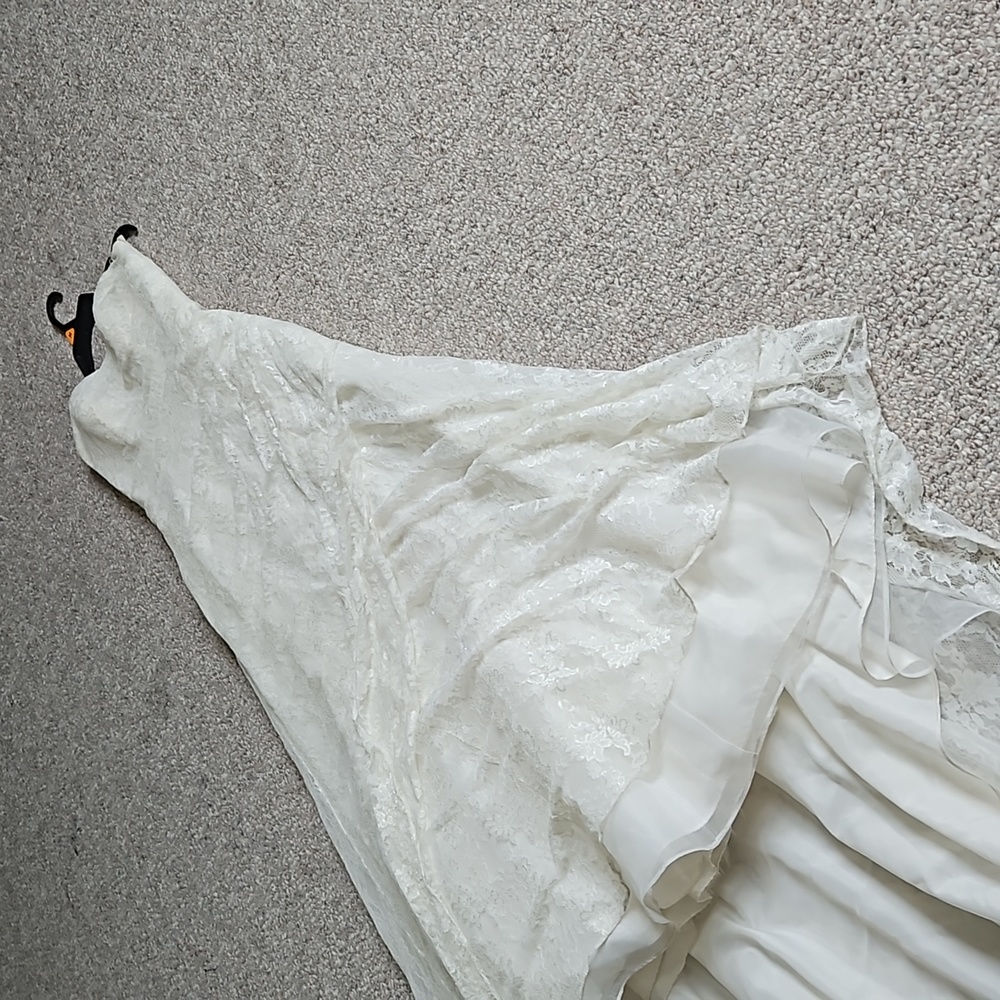 NWOT David's Lace Flore Length Wedding Dress. - Picture 6 of 16